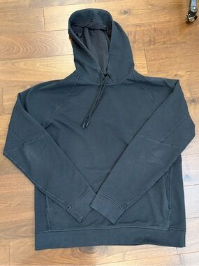 Lululemon Men's Black Pullover Hoodie - Classic Casual Sweatshirt